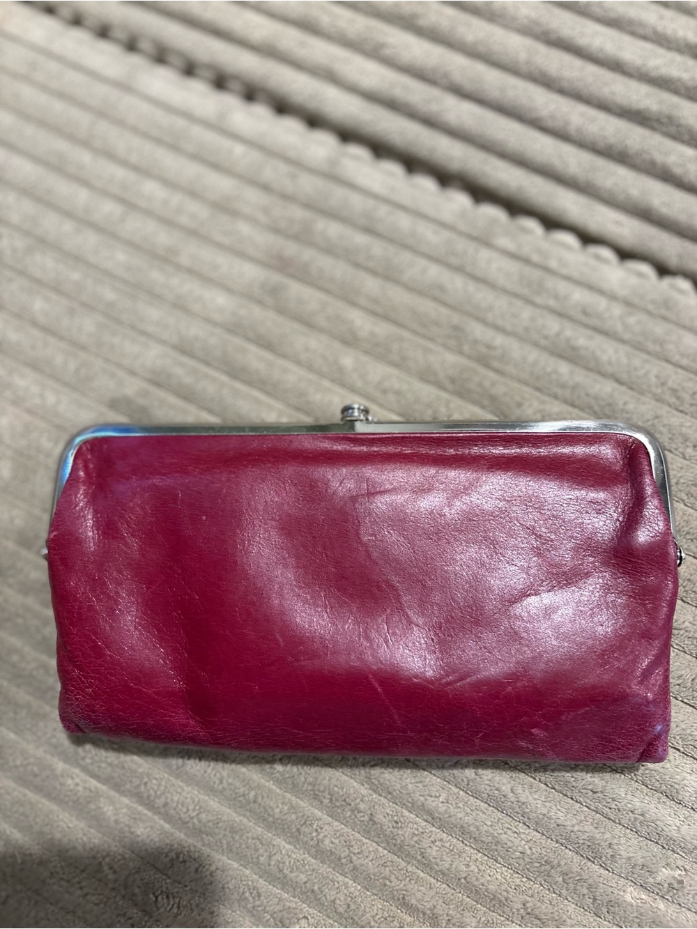 HOBO Leather Kiss-Lock Wallet in Burgundy - Picture 2 of 7